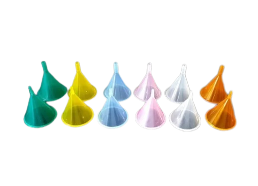 Mini funil de plástico ou silicone: qual é melhor para cada uso